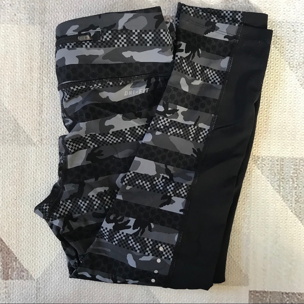 Nike dri-fit crops - Picture 3 of 3